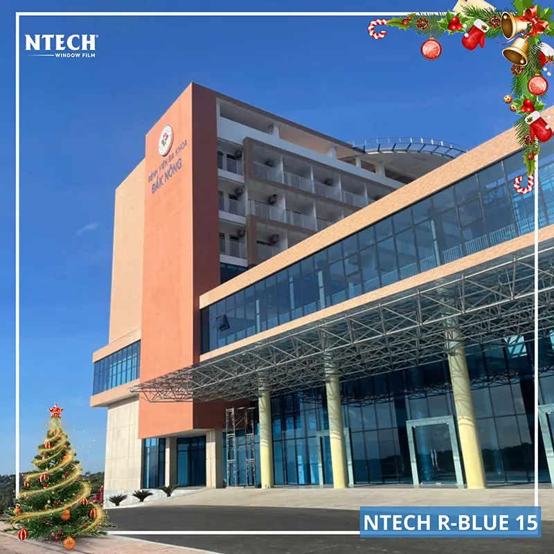 Bệnh viện DakNong chọn dán mã R-Blue 15 cho vách và mái đón