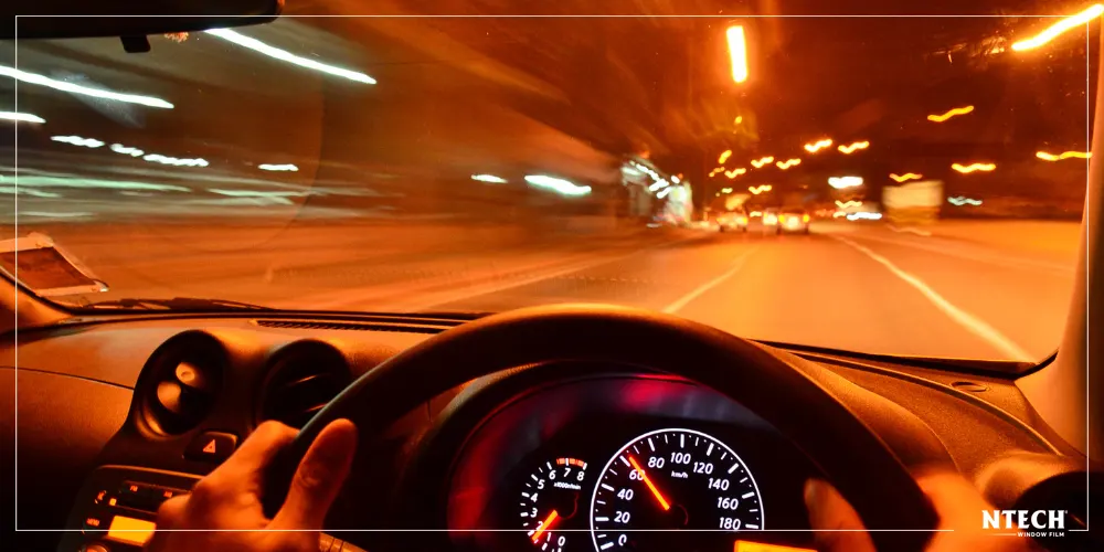 Dán phim cách nhiệt bảo vệ tầm nhìn khi lái xe ban đêm