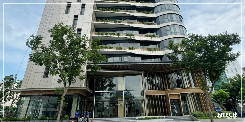 Dán phim cách nhiệt tòa nhà văn phòng Southern Cross Sky View