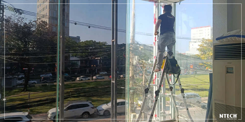 Một số lưu ý khi dán dòng phim cách nhiệt trong suốt này!