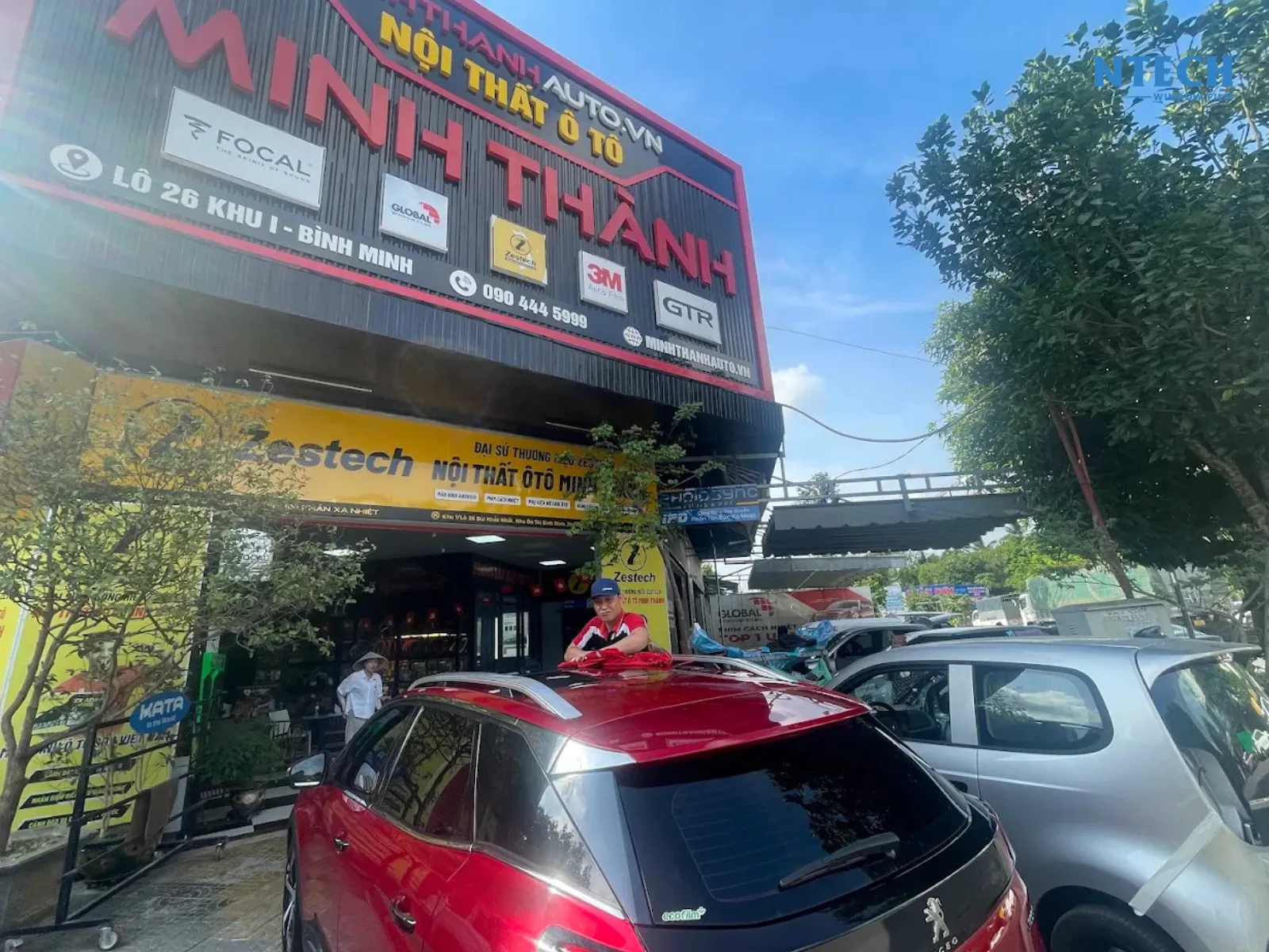 Hơn 15 năm kinh nghiệm trong lĩnh vực phụ kiện và nâng cấp ô tô | Minh Thành Auto – Địa chỉ dán phim cách nhiệt NTECH chính hãng tại Thanh Hóa