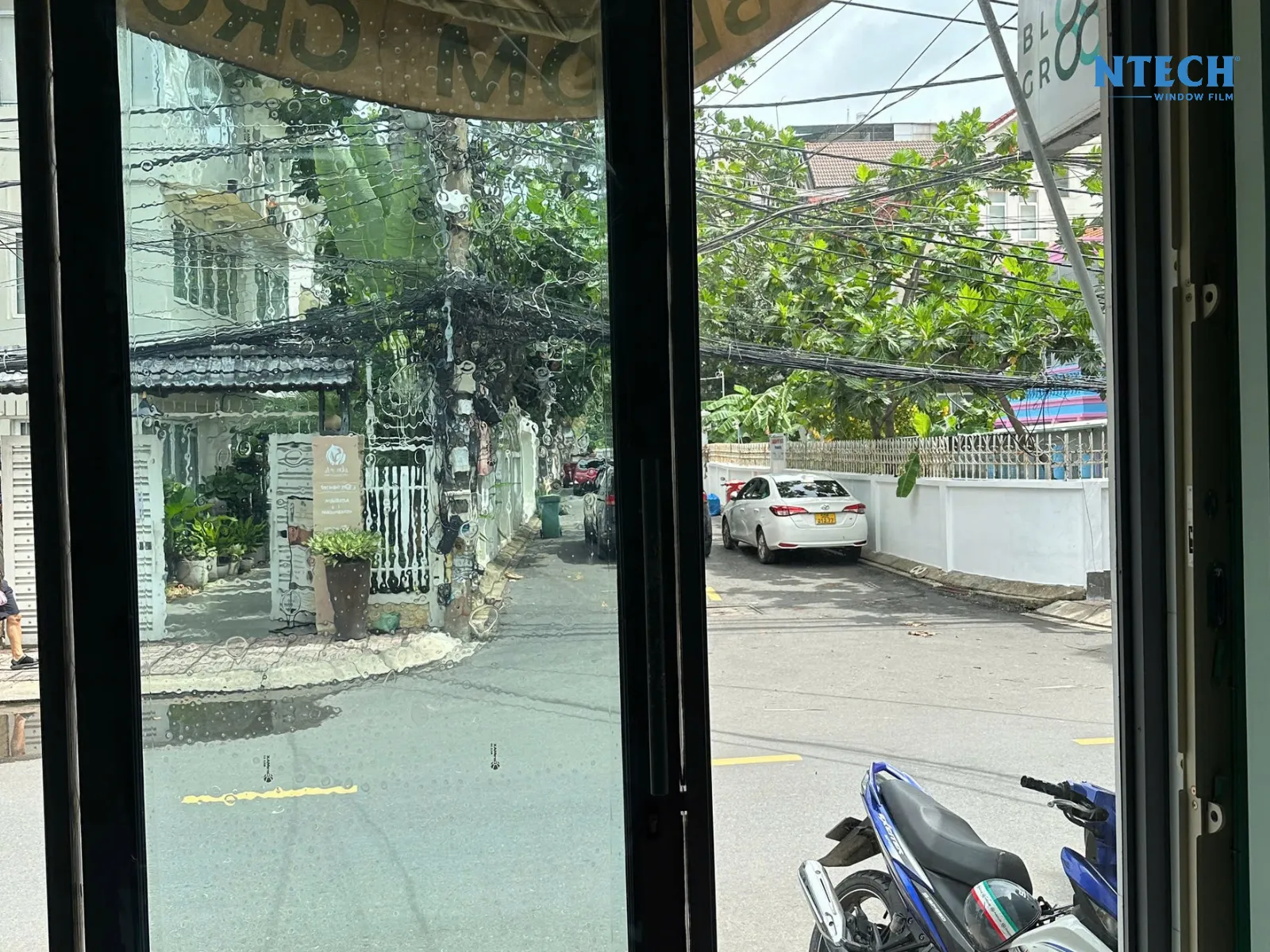 Tại sao nên dùng phim cách nhiệt dán kính chống nắng nóng thay thế vật liệu thông thường | Phim cách nhiệt dán kính chống nắng nóng – giải pháp cản nhiệt toàn diện cho ô tô và nhà kính