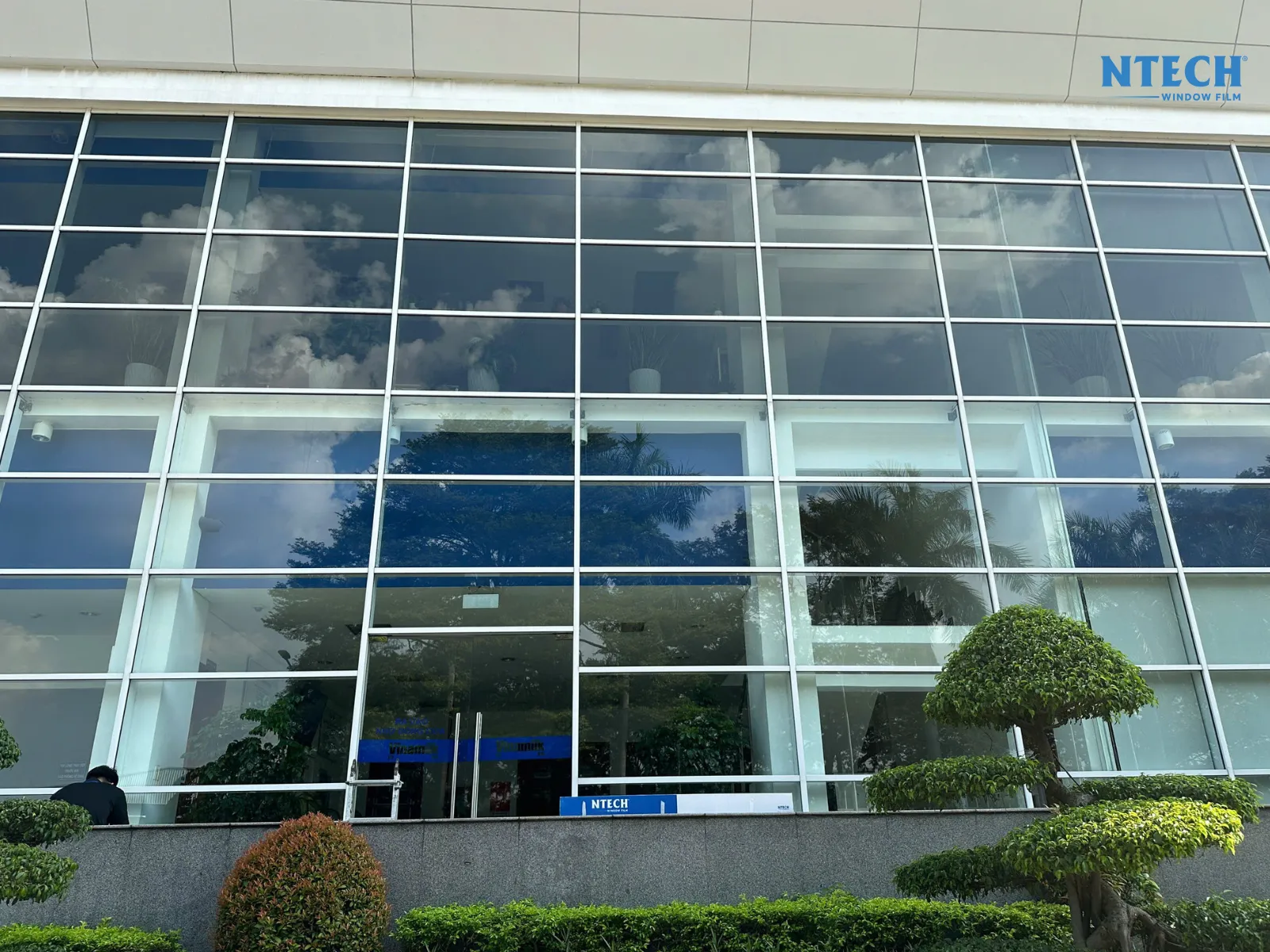 Giải pháp chống nóng tối ưu cho công trình nhà kính | Công nghệ phim cách nhiệt NTECH Hàn Quốc bứt phá hiệu năng cản nhiệt cho ô tô và nhà kính