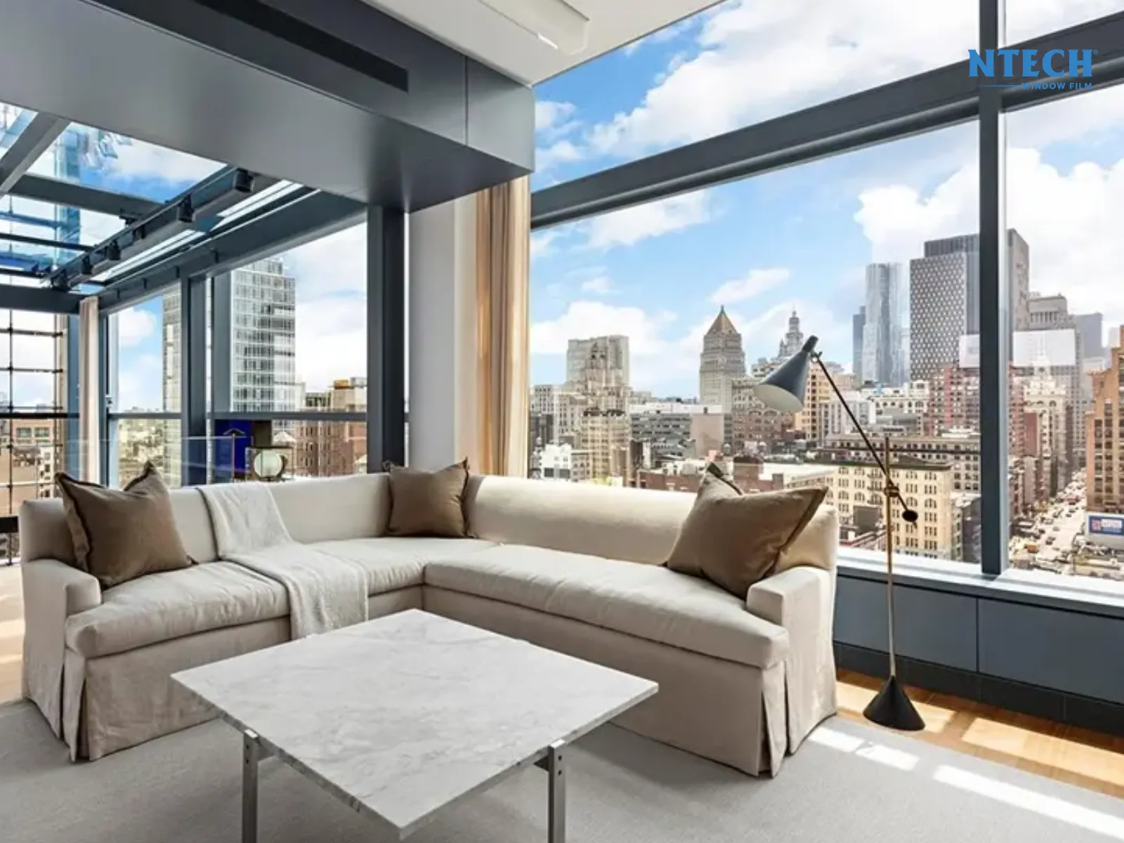 Tiêu chí chọn phim cho chung cư cao cấp, penthouse và biệt thự | Top 5 mã phim cách nhiệt cửa kính trong suốt cản nhiệt đỉnh cao cho nhà kính