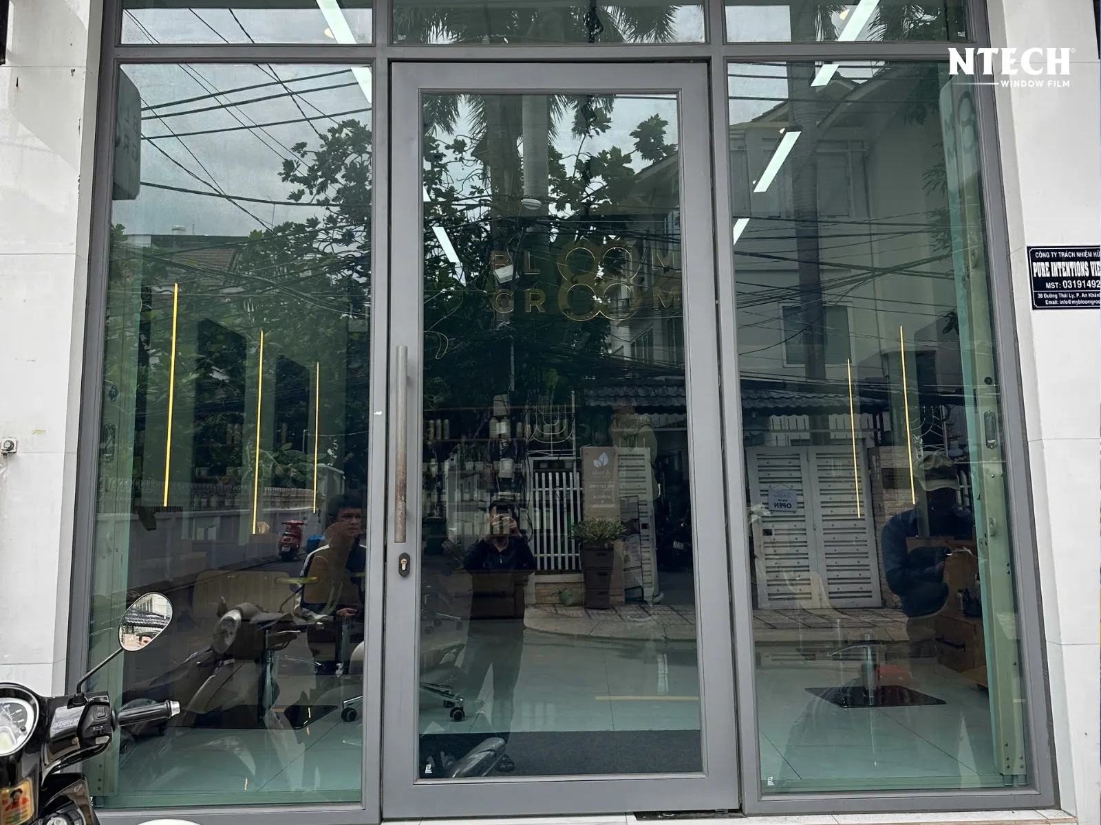 Tại sao nên chọn decal phản quang cho nhà kính chống nóng tối ưu